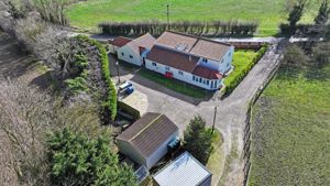 Aerial (Rear)- click for photo gallery